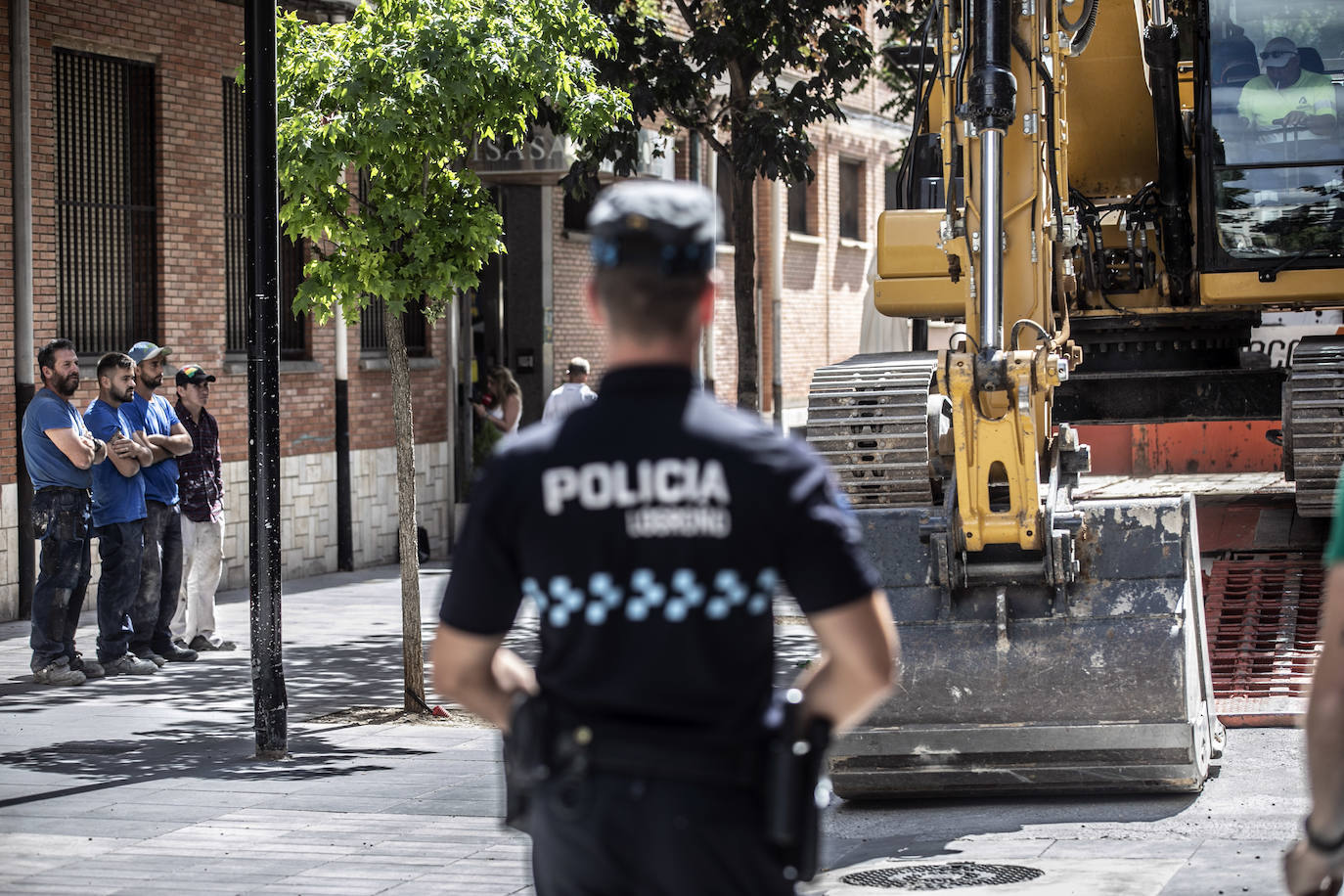 Conmoción en Logroño por el desplome del edificio de Adoratrices