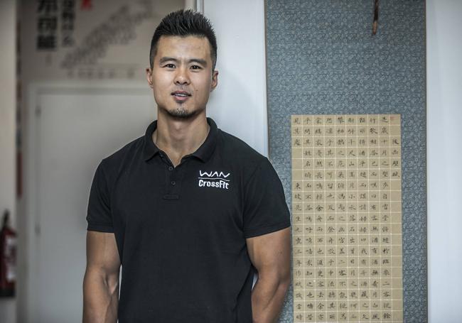 Haijun Gao, de 37 años, llegó a España en 2009 y actualmente es el propietario de un gimnasio de CrossFit en Logroño