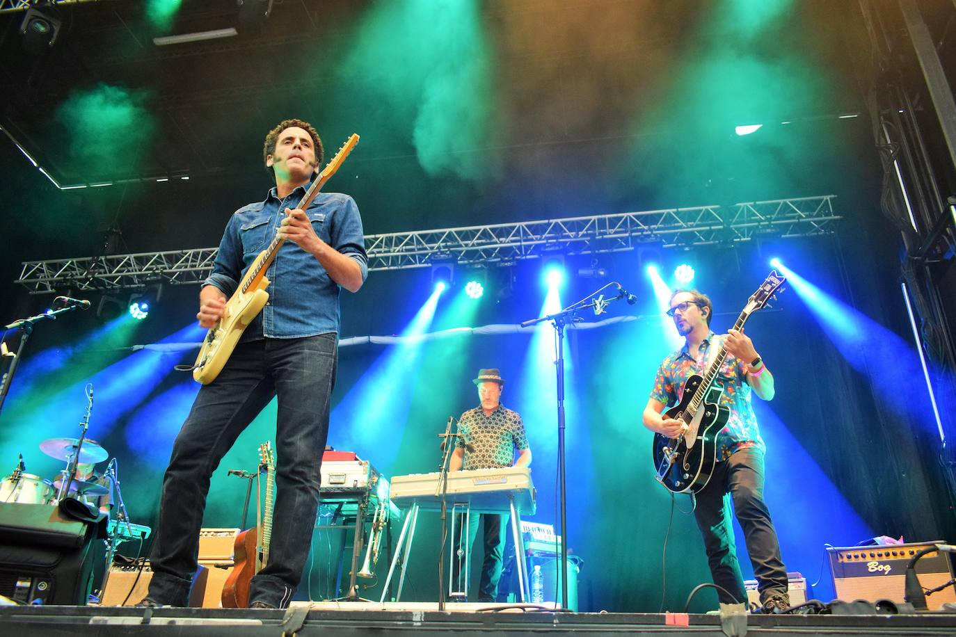 Ambiente y público entregado en la segunda jornada del EzcaFest