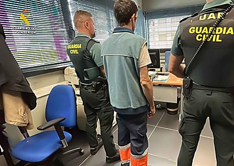 Imagen secundaria 1 - Dos detenidos por cultivo de marihuana y otros tres por intentar robarles la cosecha de forma violenta