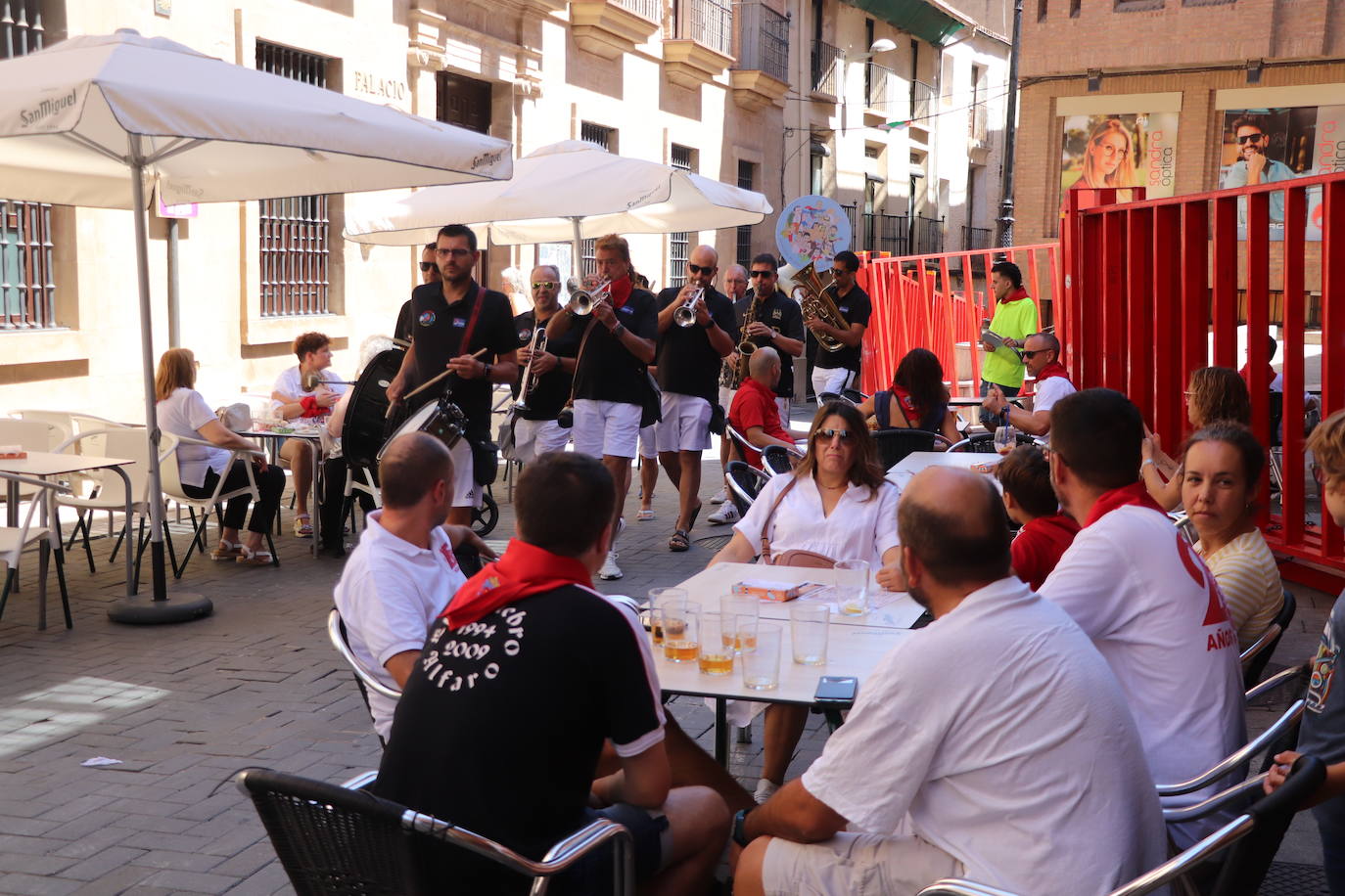 Los mayores protagonizan la fiesta en Alfaro