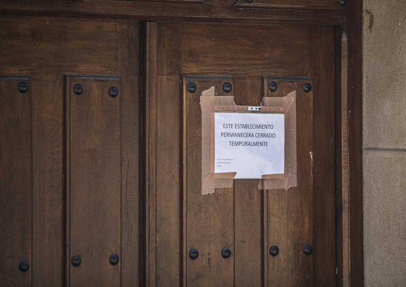 Puerta del restaurante Bodega Guillermo.