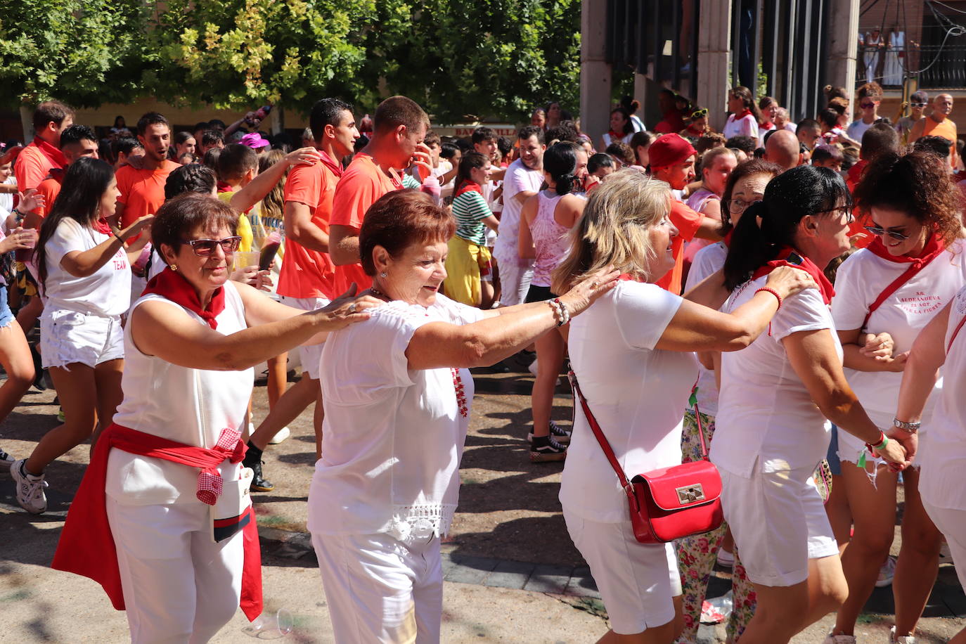 Aldeanueva ya disfruta de las fiestas de San Bartolomé