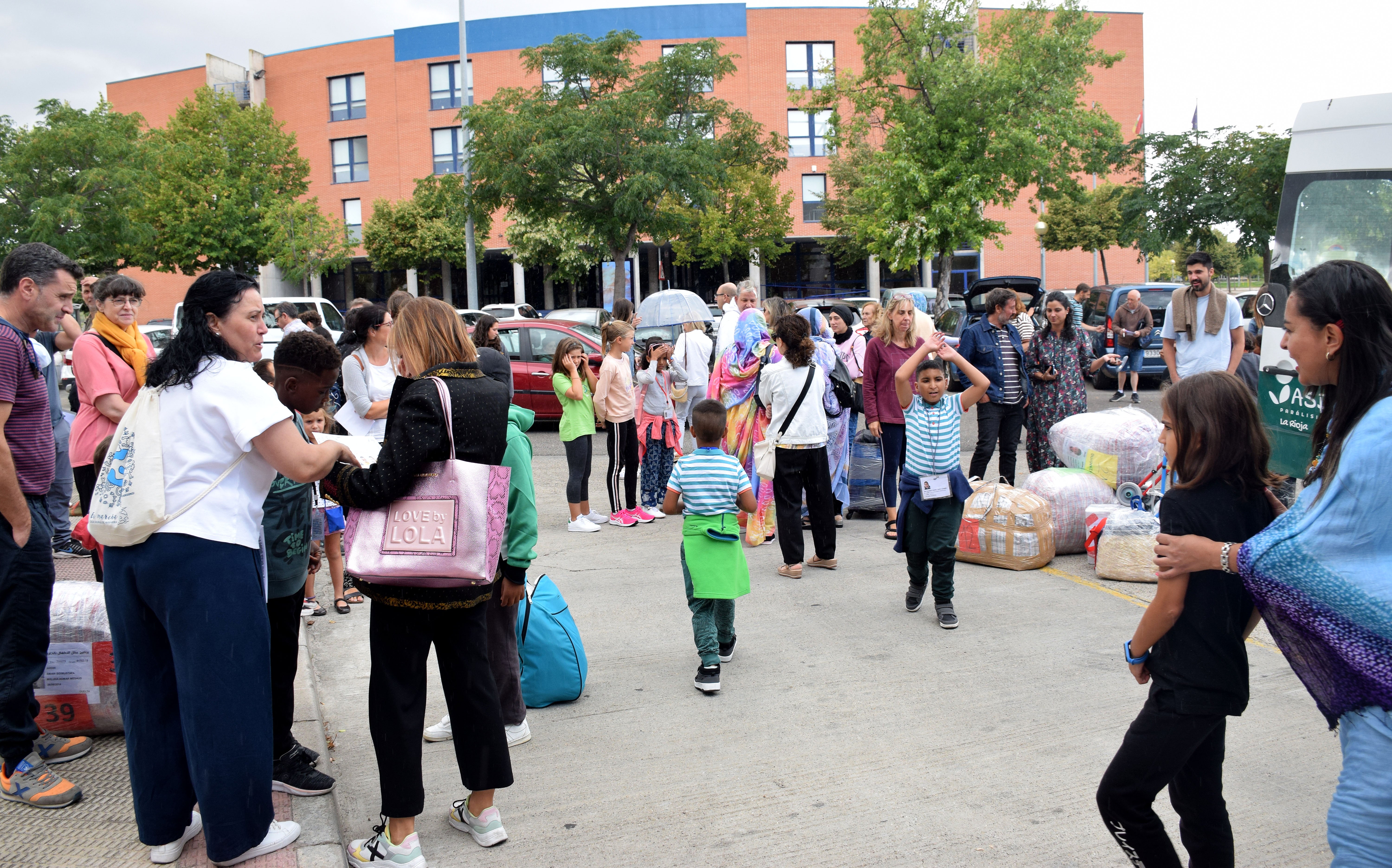 Los niños saharauis regresan a sus campamentos
