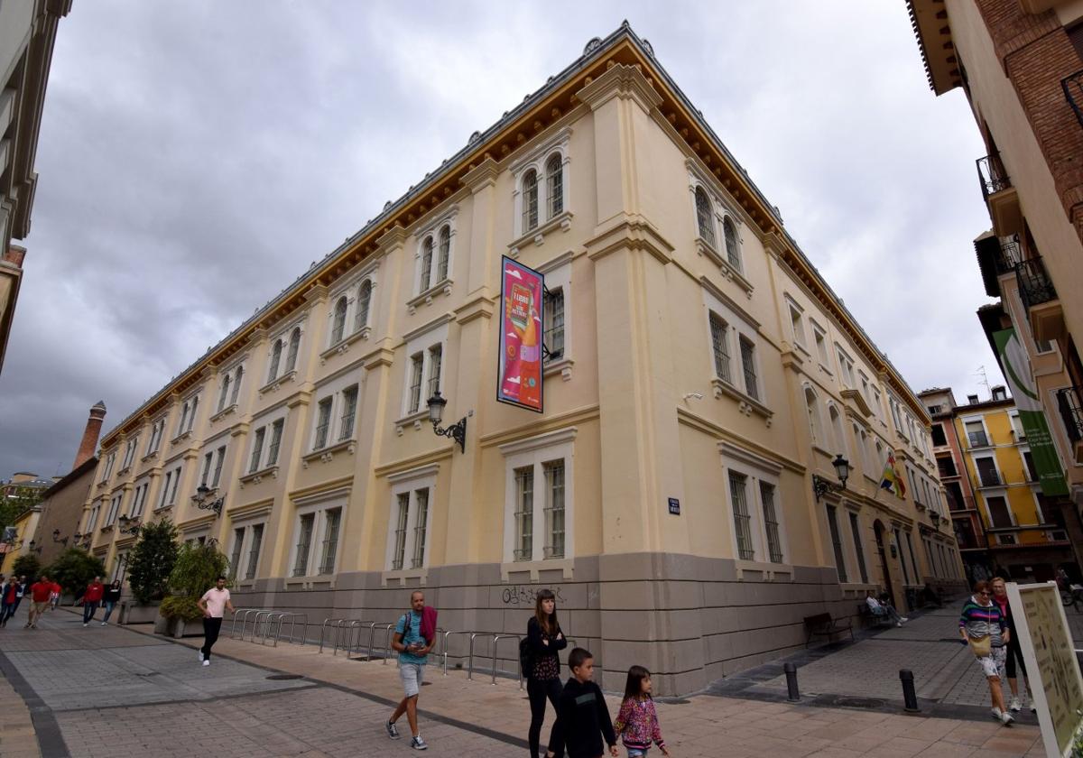 Almudena Grandes, la biblioteca de La Rioja, en Portales.