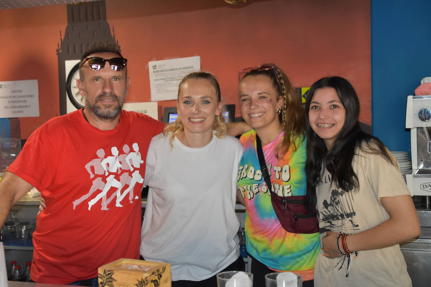 Chupinazo y carrozas de Pradejón