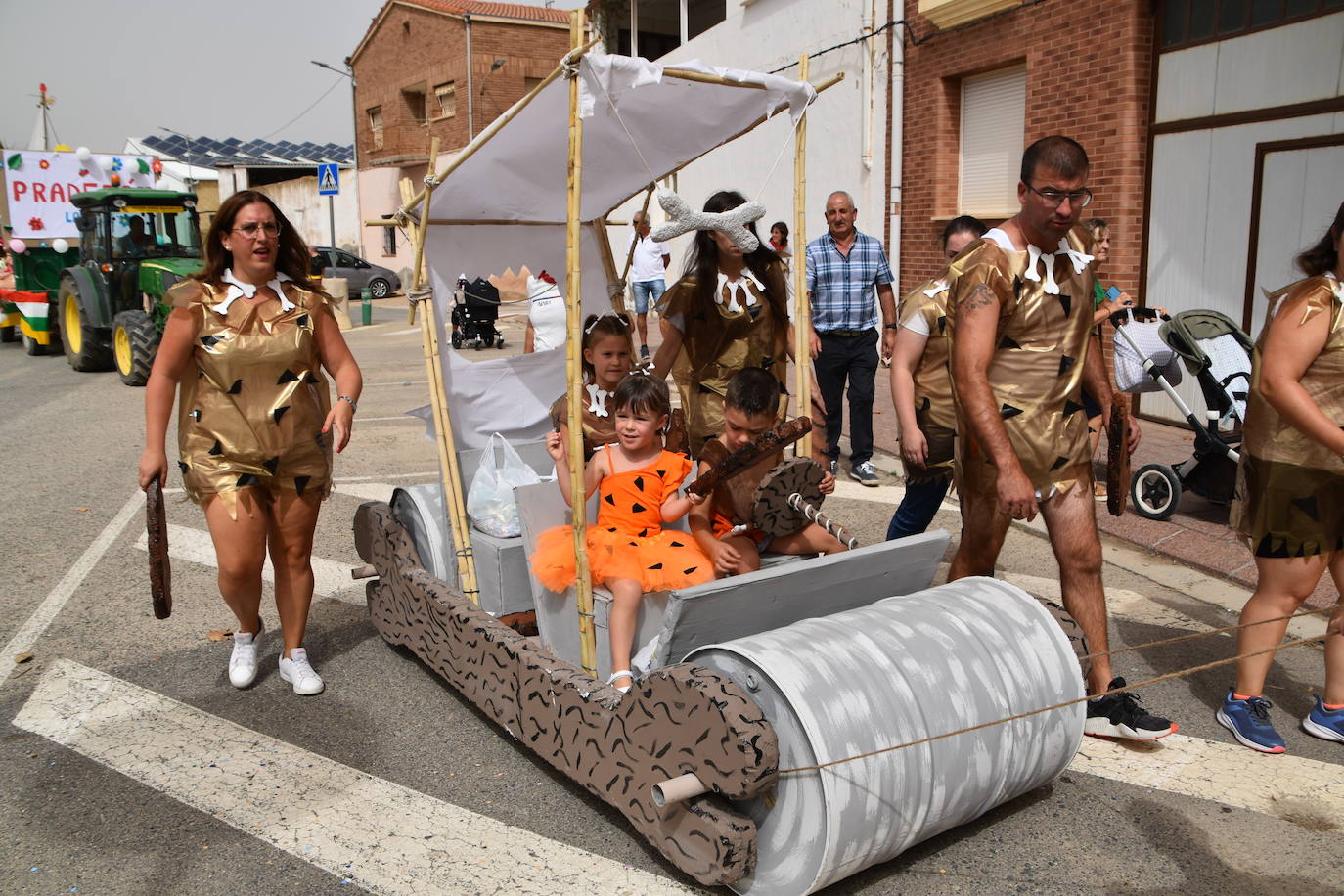 Chupinazo y carrozas de Pradejón