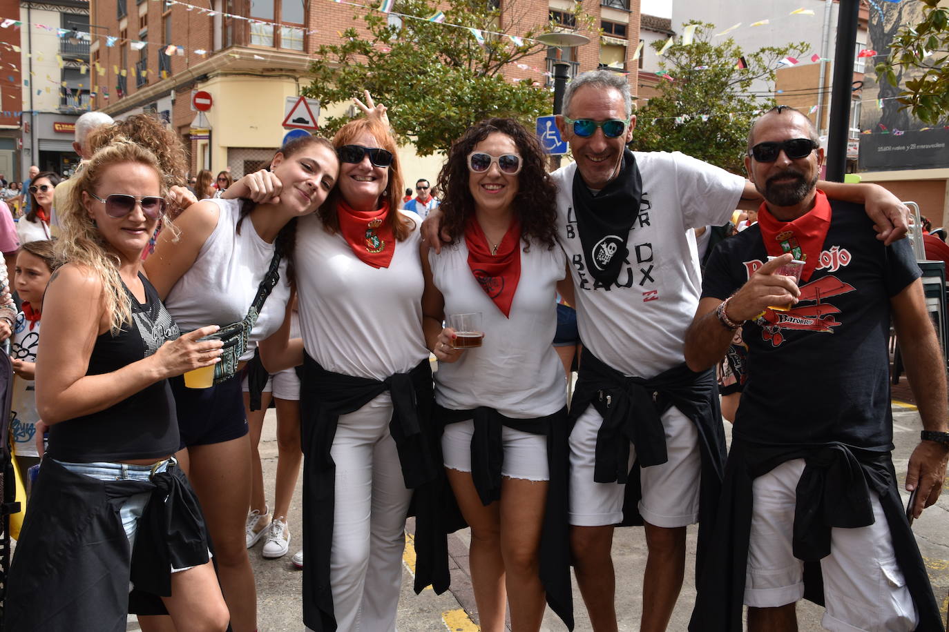 Chupinazo y carrozas de Pradejón