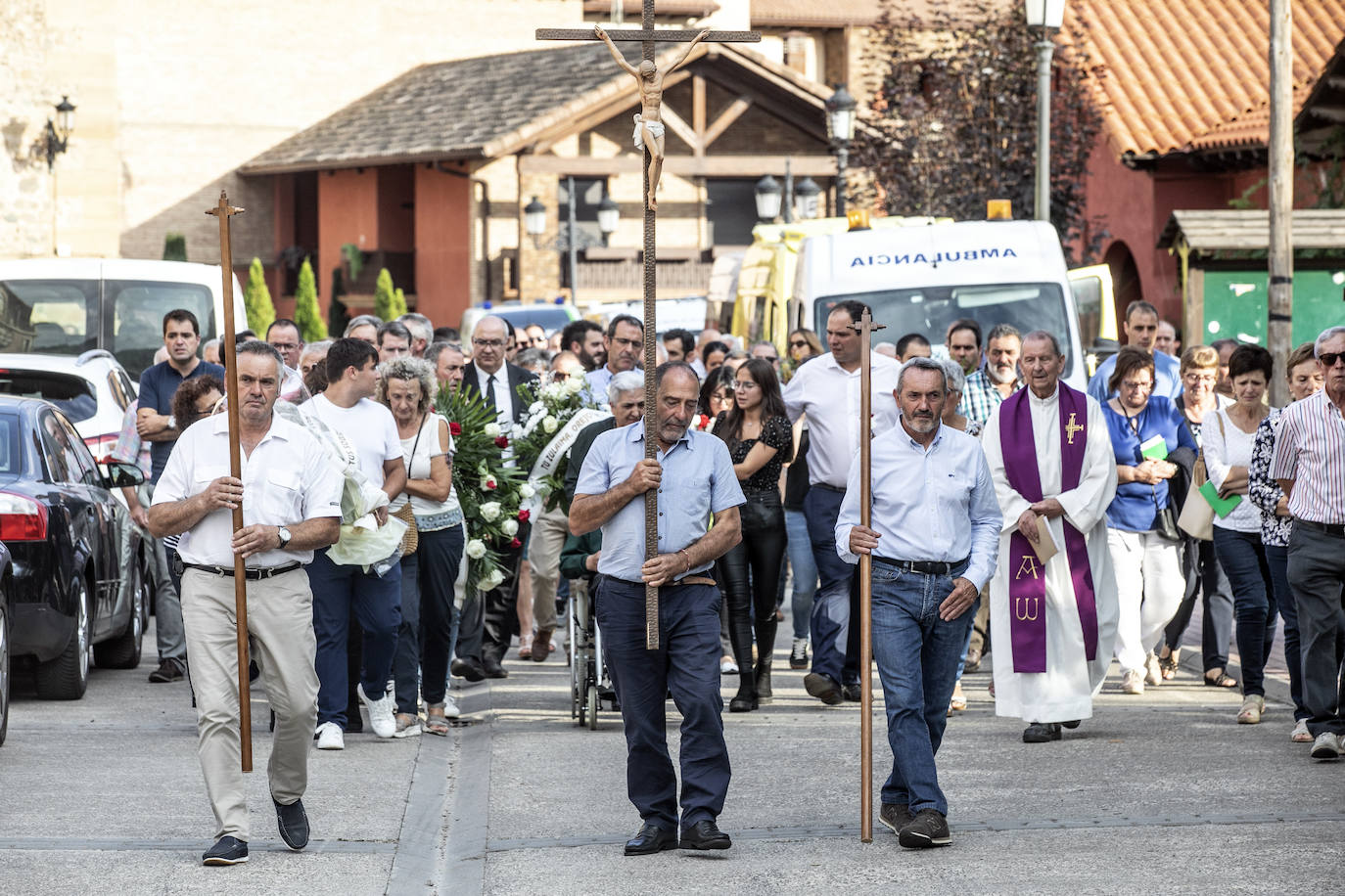 Multitudinaria despedida de Manuel Montoya