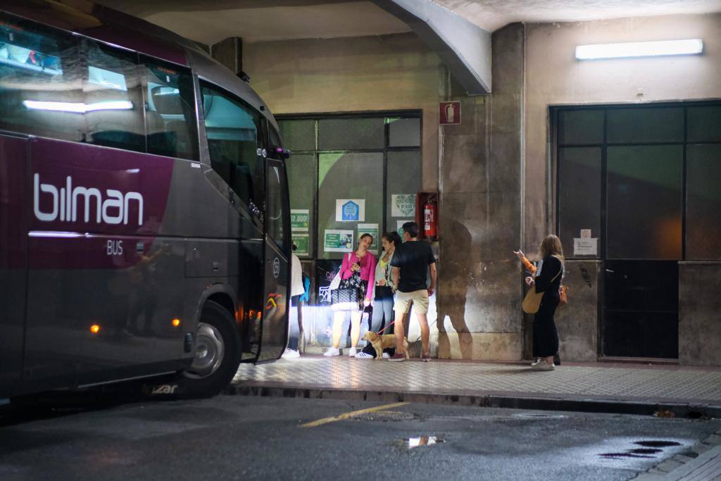 Varios vecinos de Logroño, testigos del cierre.