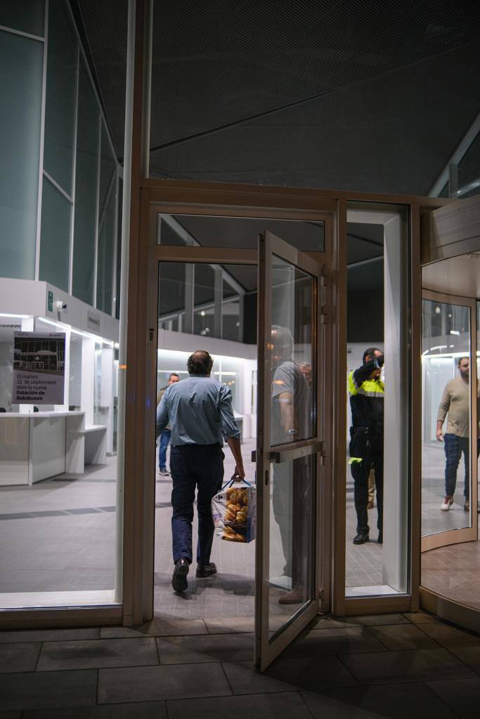 Puerta de acceso a la nueva estación de buses.