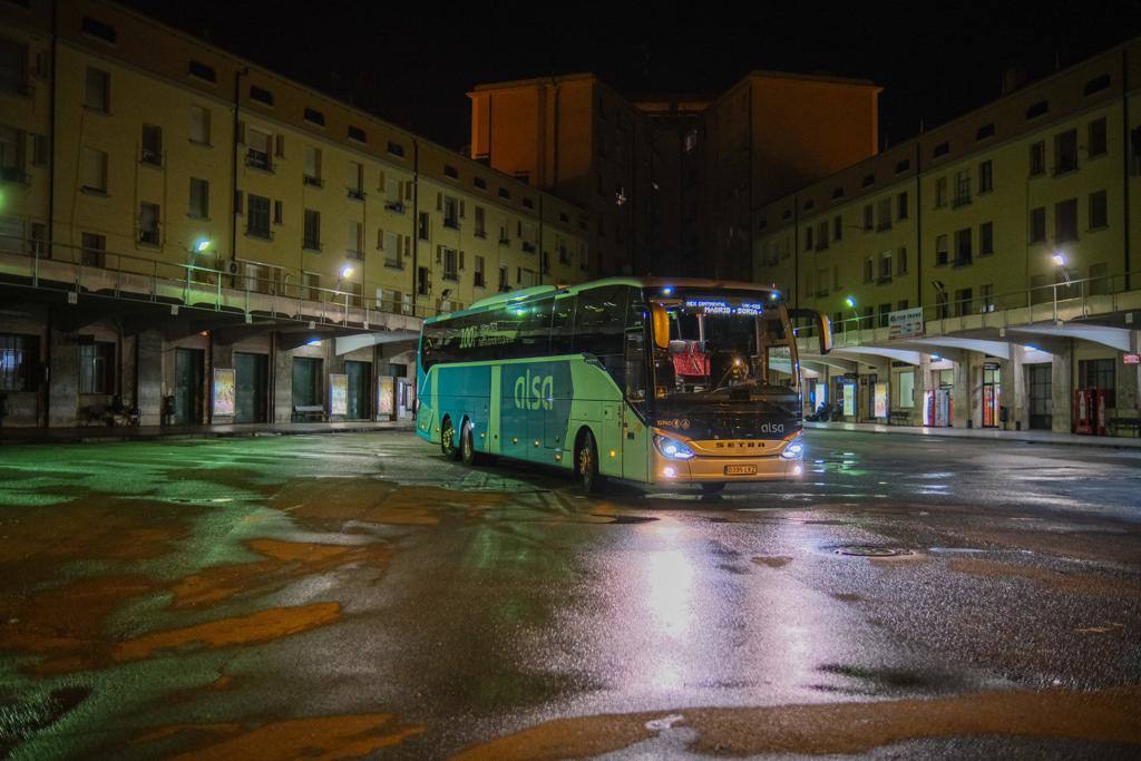 Llegada del último autobús a la vieja estación de Logroño.