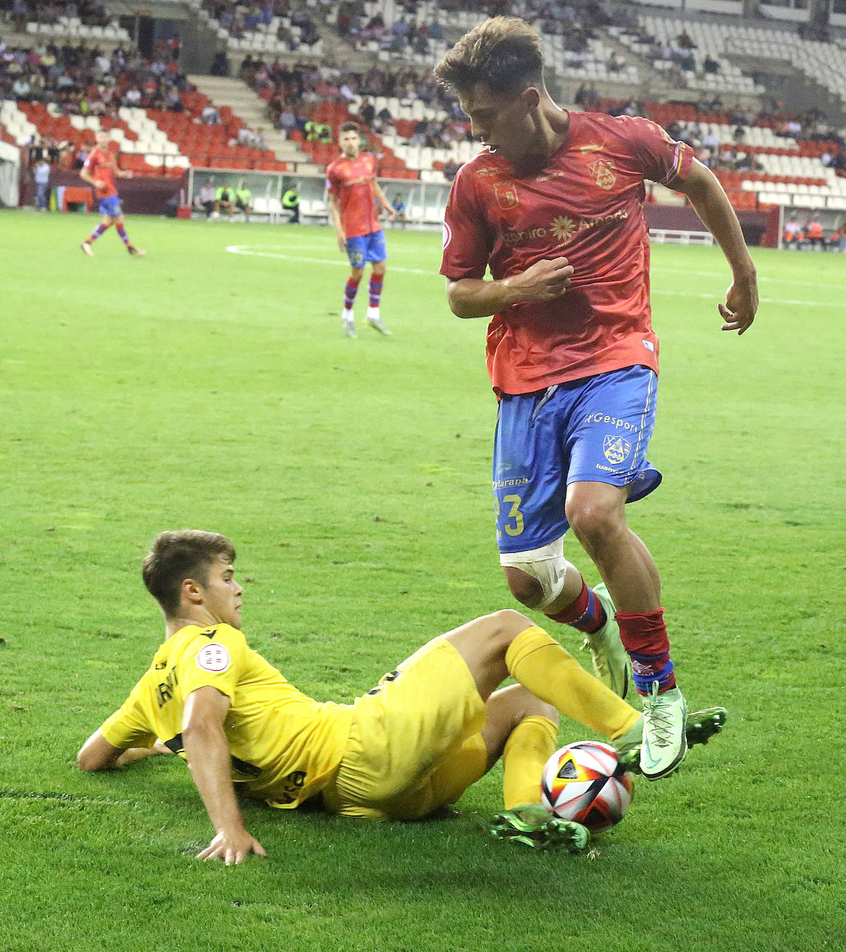 El público gozó en el Calahorra - UDL