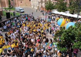 Multitud de najerinos asistieron al chupinazo en la plaza de España.