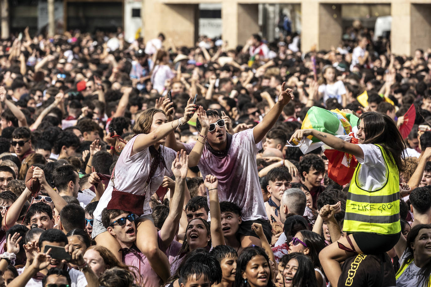 El chupinazo de San Mateo, en imágenes