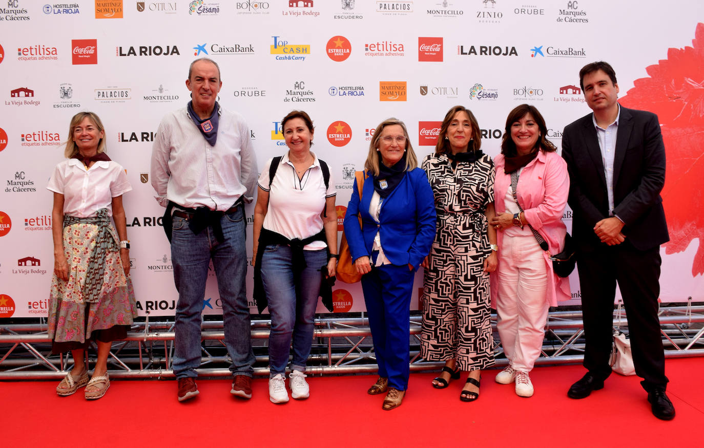 Teresa Cobo, Toño del Río, Pilar Ruiz, Inmaculada Martínez, Rita de Pablo, Mercedes Cerrolaza y Javier Galiana.