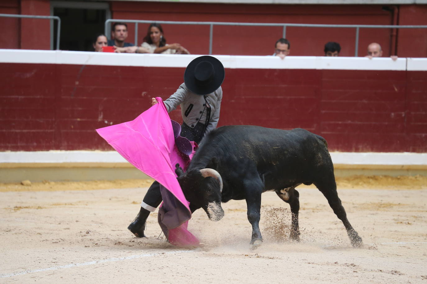 La cantera riojana se da cita en la plaza de toros de La Ribera