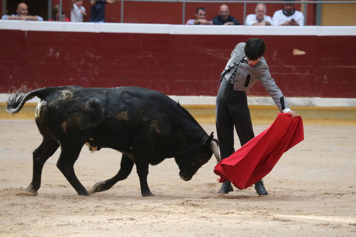 La cantera riojana se da cita en la plaza de toros de La Ribera