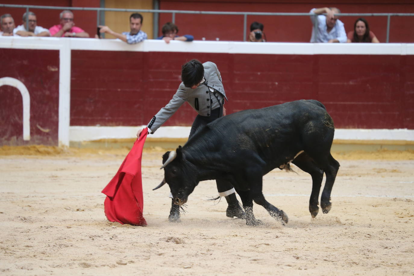La cantera riojana se da cita en la plaza de toros de La Ribera