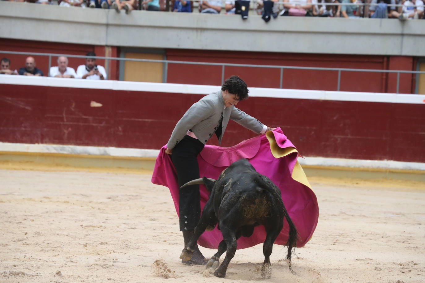 La cantera riojana se da cita en la plaza de toros de La Ribera