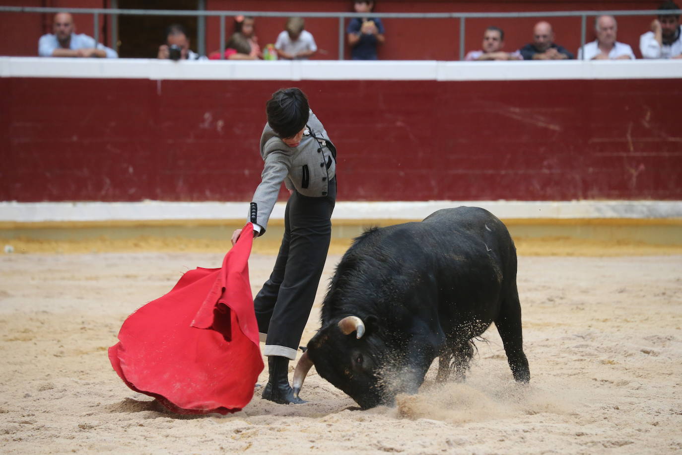 La cantera riojana se da cita en la plaza de toros de La Ribera