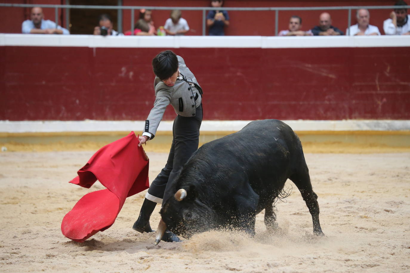 La cantera riojana se da cita en la plaza de toros de La Ribera