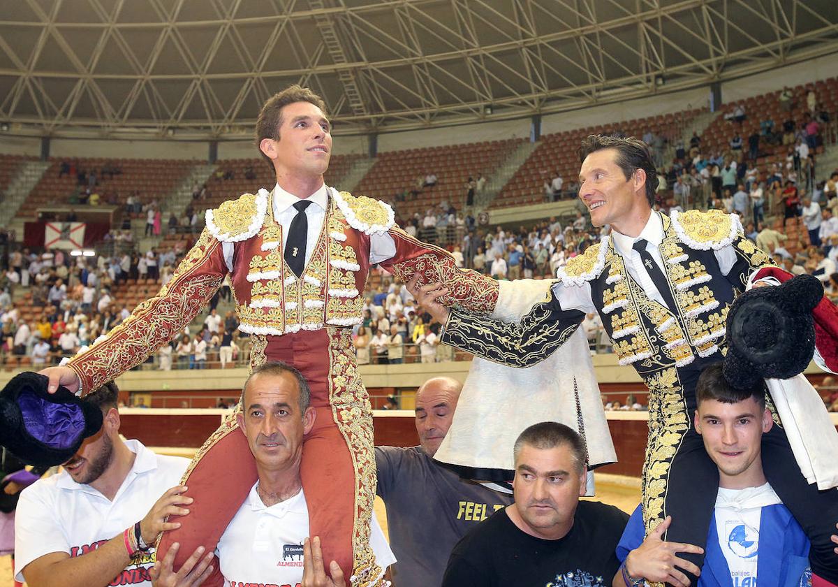 Ginés Marín y Diego Urdiales, a hombros tras cortar dos orejas cada uno..