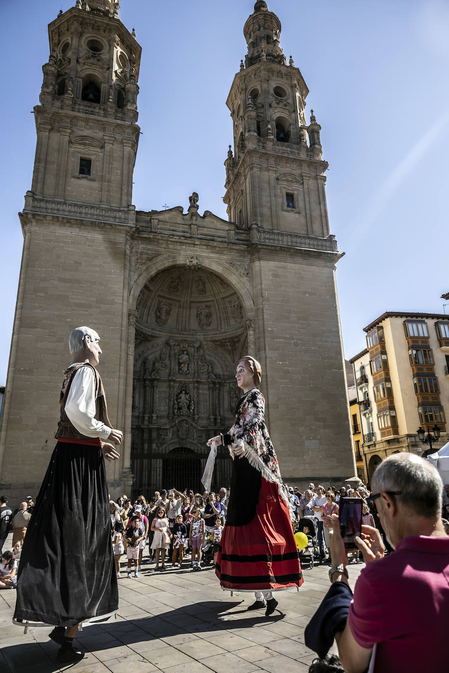 Mañana de gigantes para grandes y pequeños