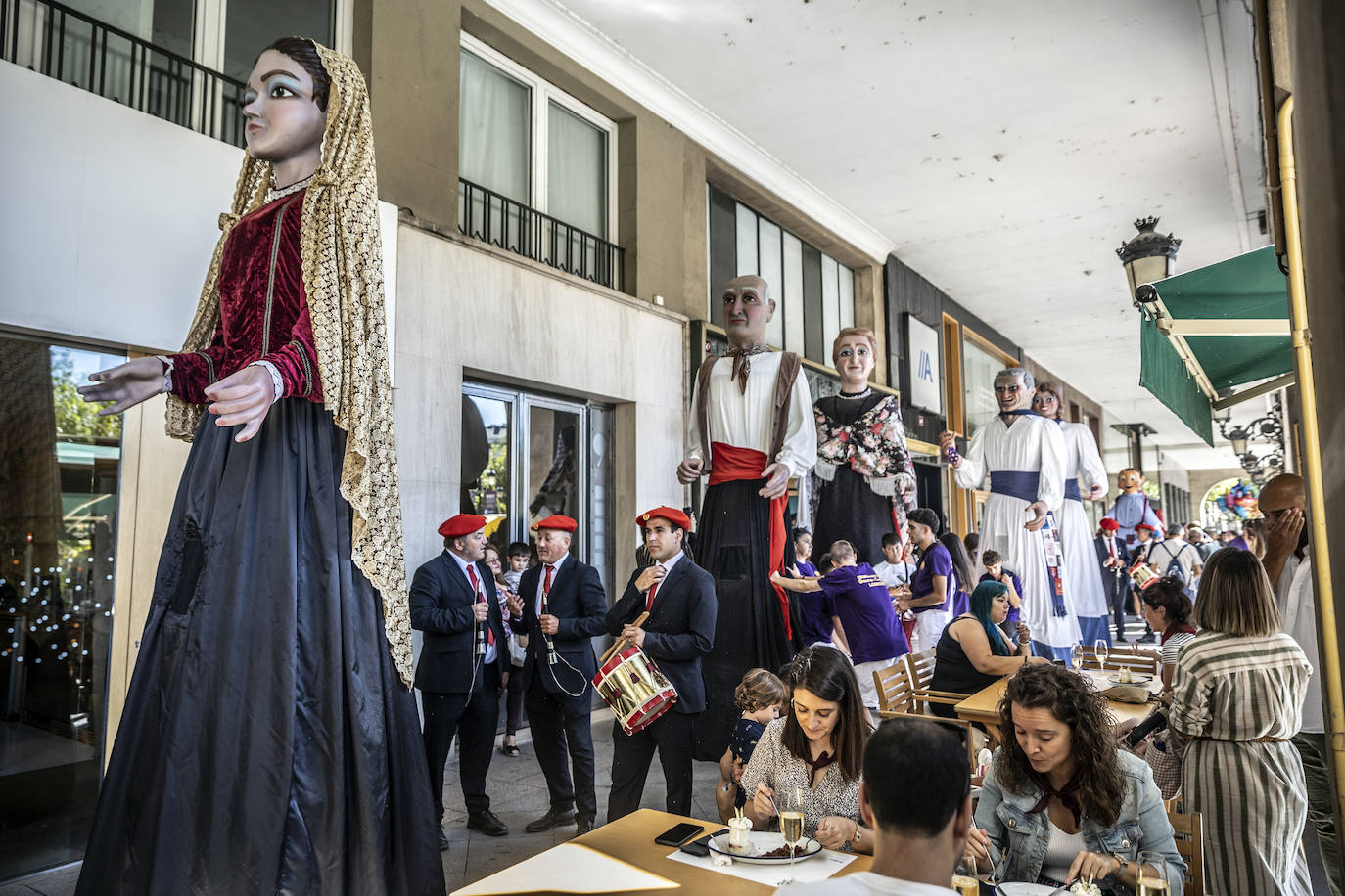 Mañana de gigantes para grandes y pequeños