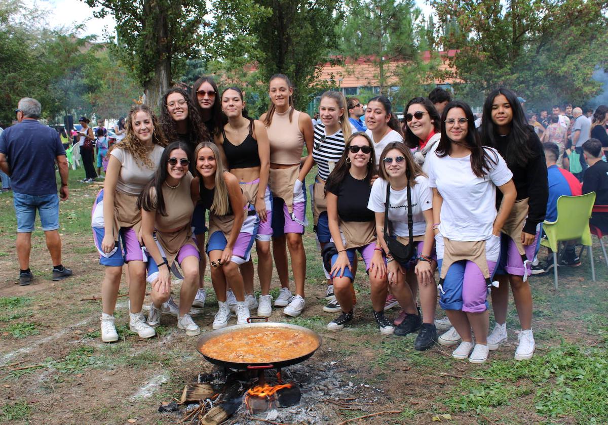 Tradicional concurso de paellas para despedir las fiestas de Nájera