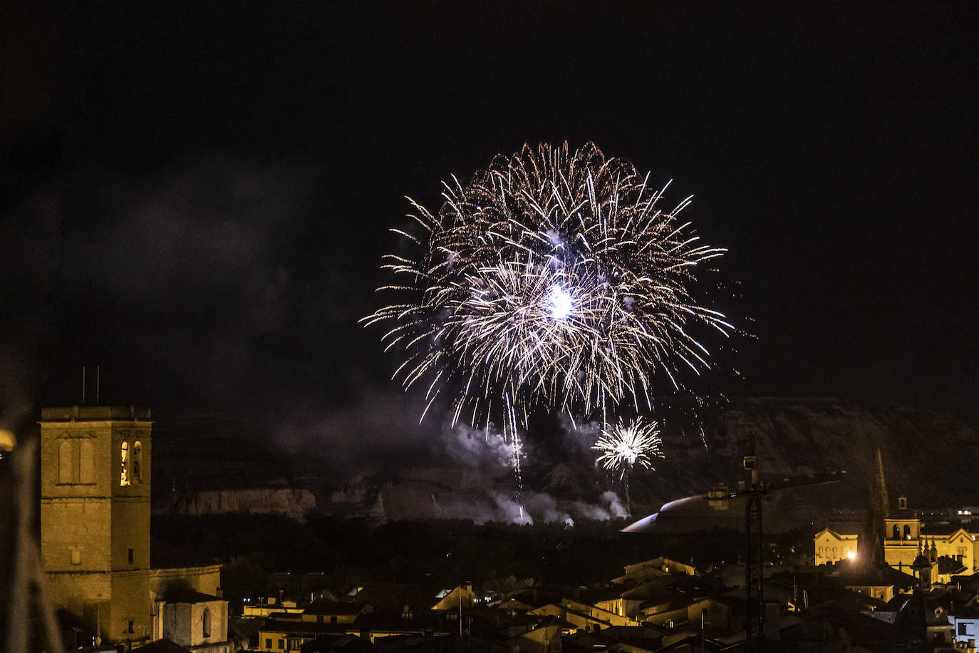 Noche de fuegos artificiales con Pirotecnia Zaragozana