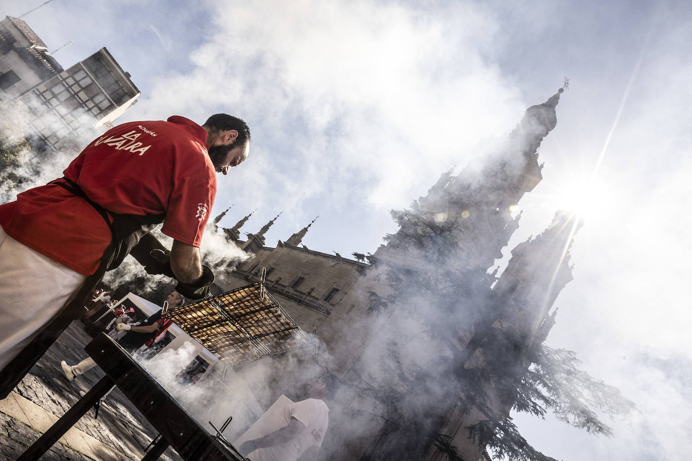 Degustación de choricillo y panceta en la plaza del Mercado