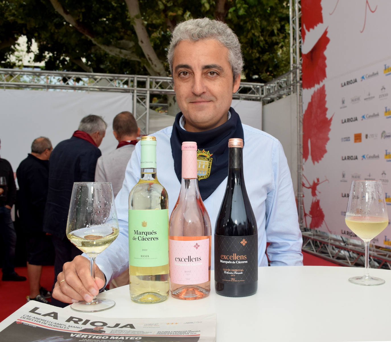 David Losantos, director general de Marqués de Cáceres, con los vinos servidos en la Terraza