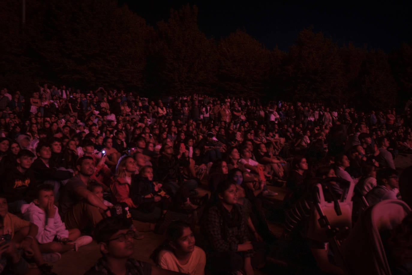 Pirotecnia Pablo pone color a la noche del miércoles