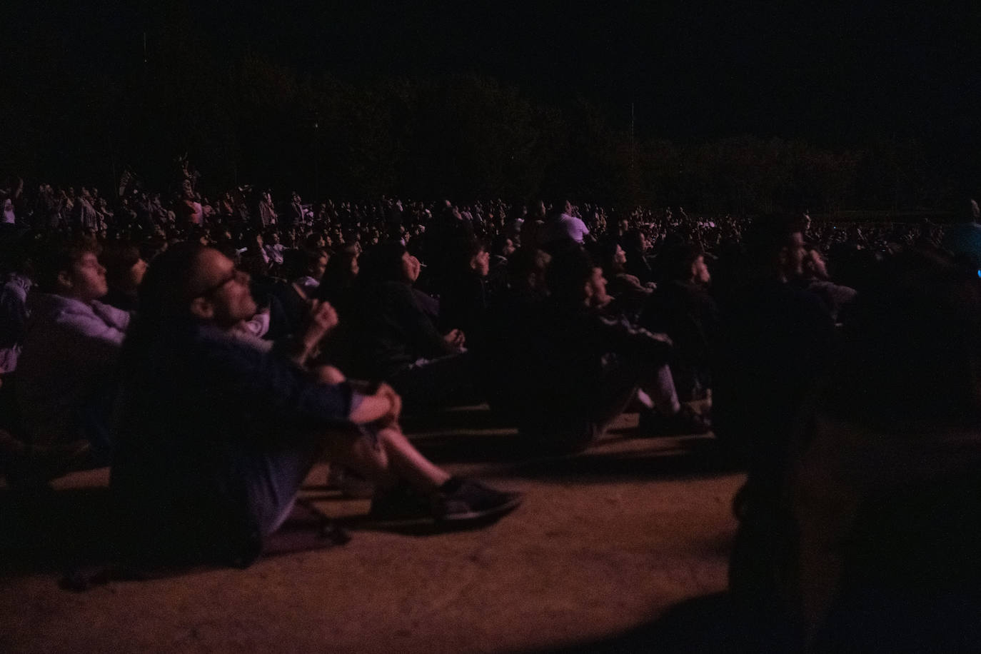 Pirotecnia Pablo pone color a la noche del miércoles