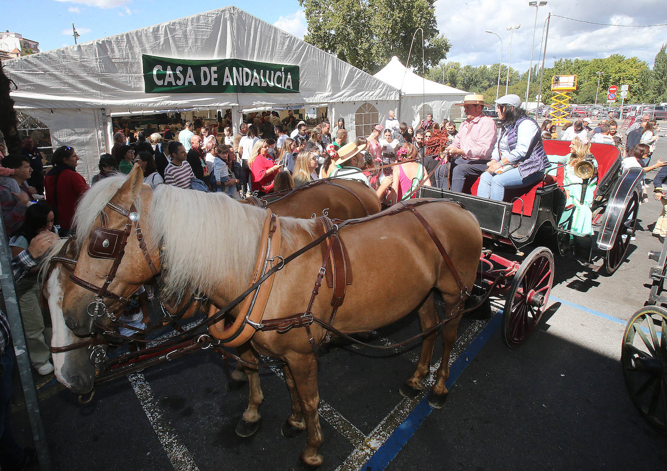 En calesa por el entorno de la Casa de Andalucía