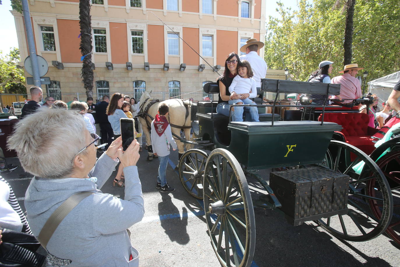 En calesa por el entorno de la Casa de Andalucía