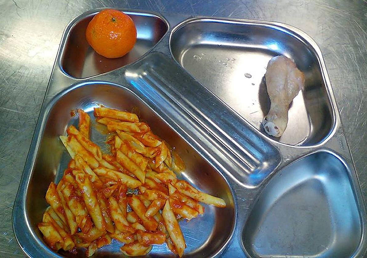 Foto de archivo de un menú de Serunión servido en Villamediana