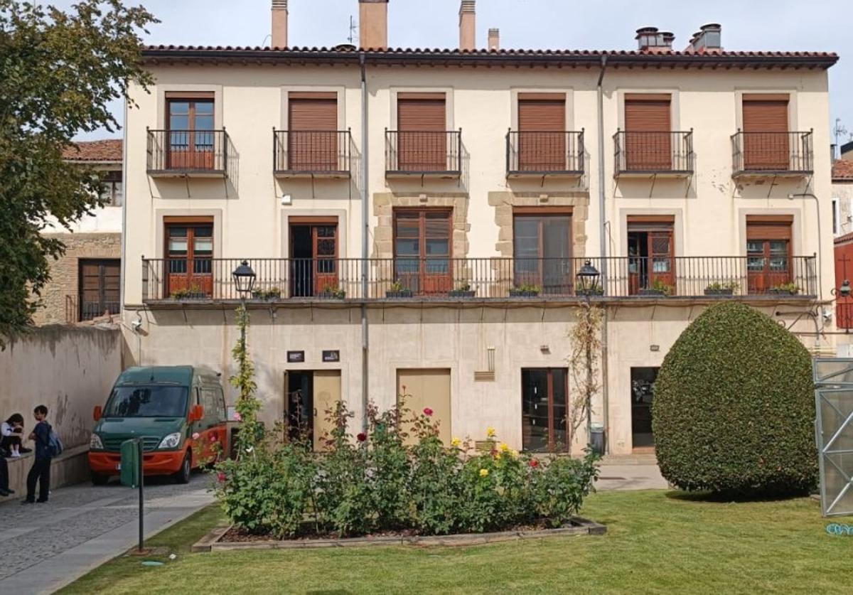 Patio de la Escuela de Hostelería y Turismo de Santo Domingo de la Calzada.