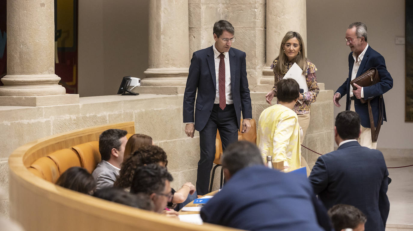El pleno del Parlamento de La Rioja en imágenes