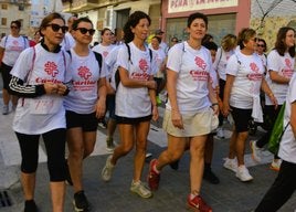 Salida del grupo de caminantes de la carrera, en la calle Teatro.