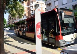 Un autobús urbano, en Club Deportivo.