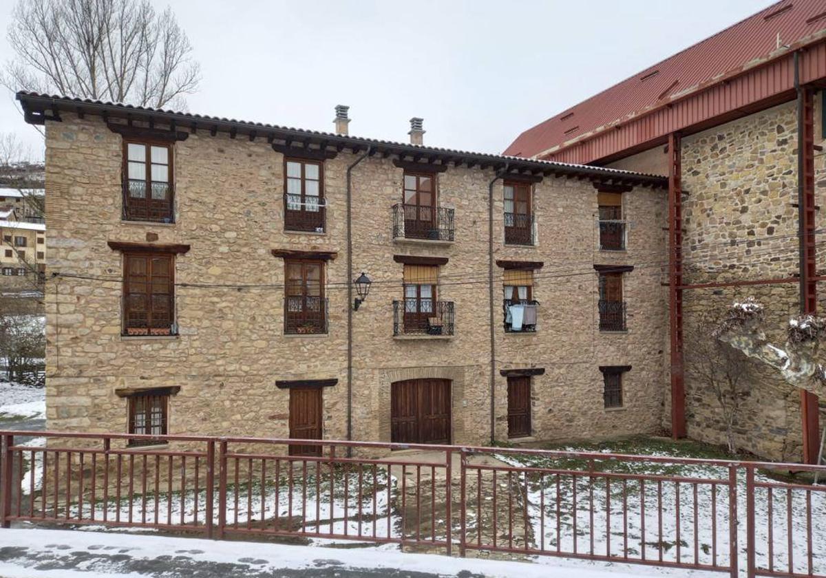 Bloque de viviendas en Villoslada de Cameros.