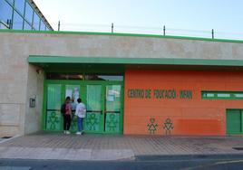 Puerta principal de la Escuela Infantil Reina Estefanía.