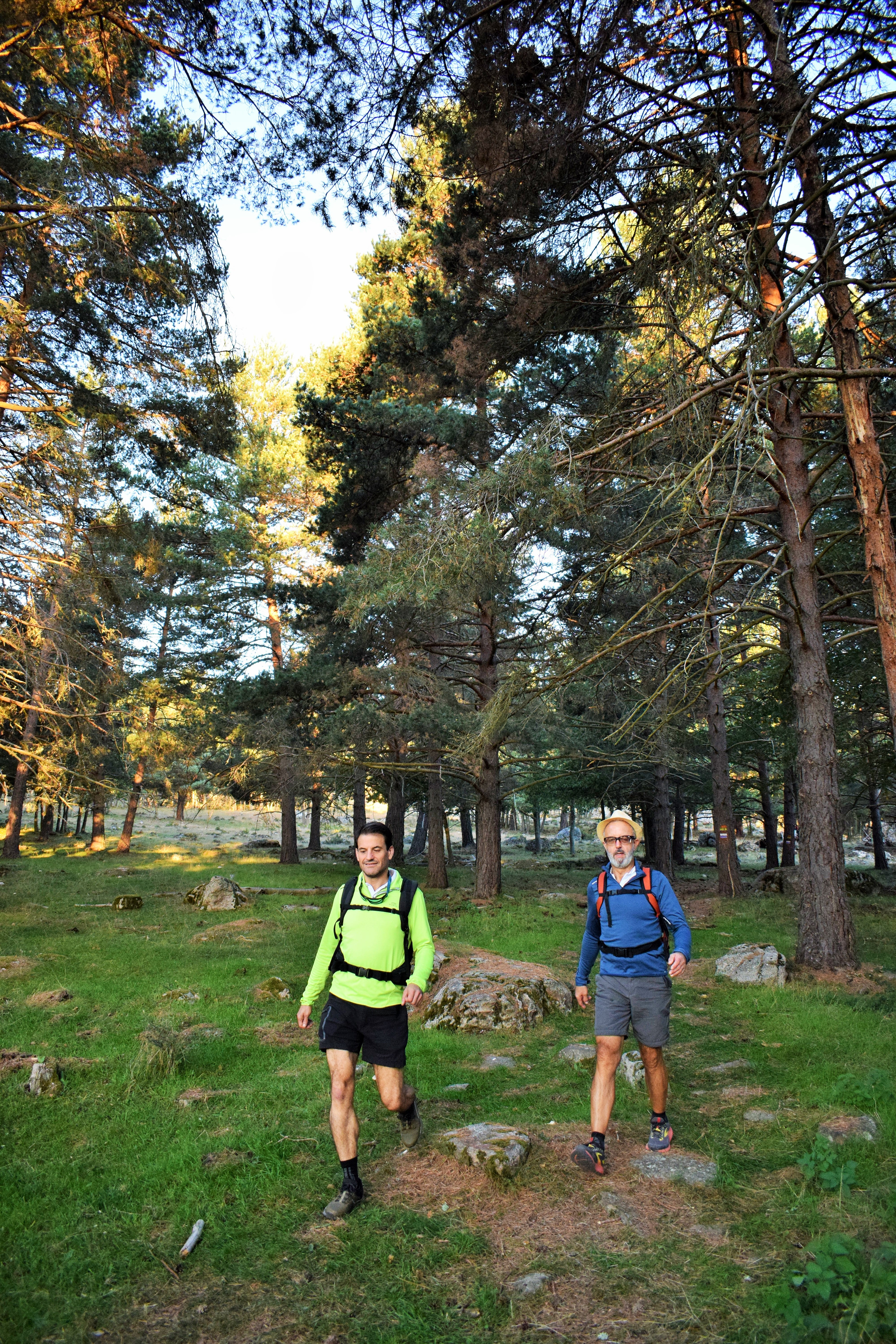 Instantes de la marcha de Hoyos