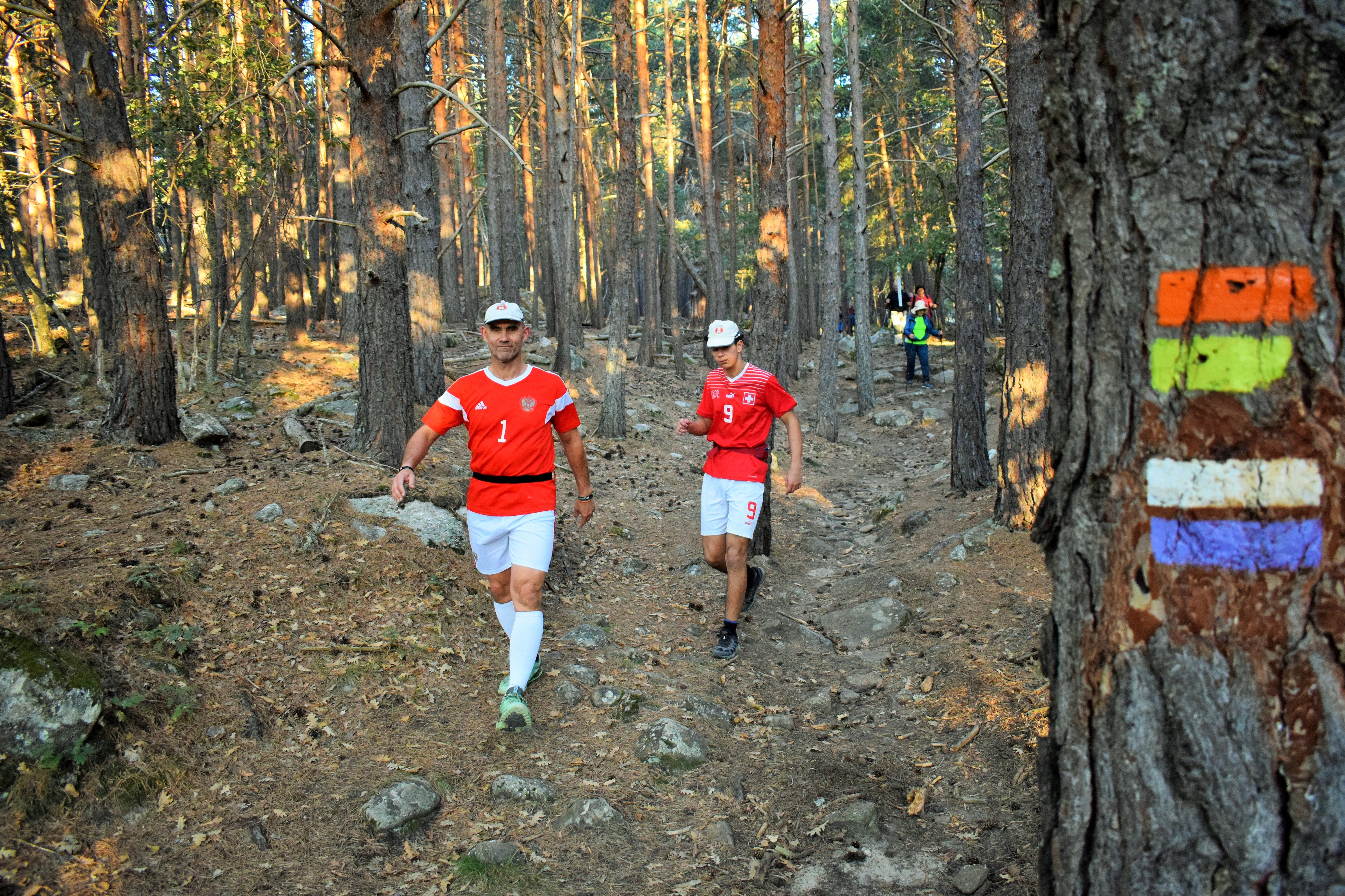 Instantes de la marcha de Hoyos