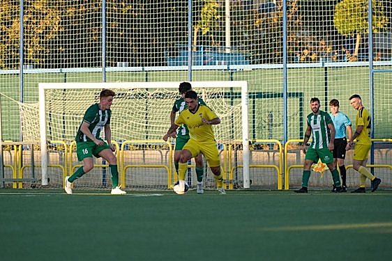 Imagen del partido entre Yagüe y Pradejón, correspondiente a esta temporada en Regional Preferente.