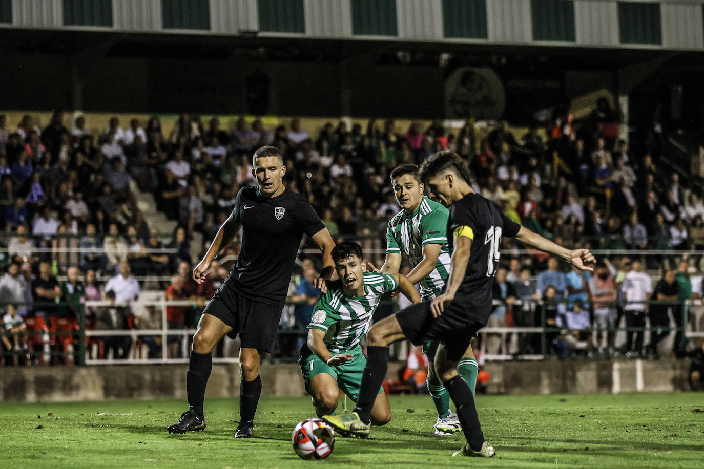 Las imágenes de la derrota del Pradejón ante el Atlético de Lugones