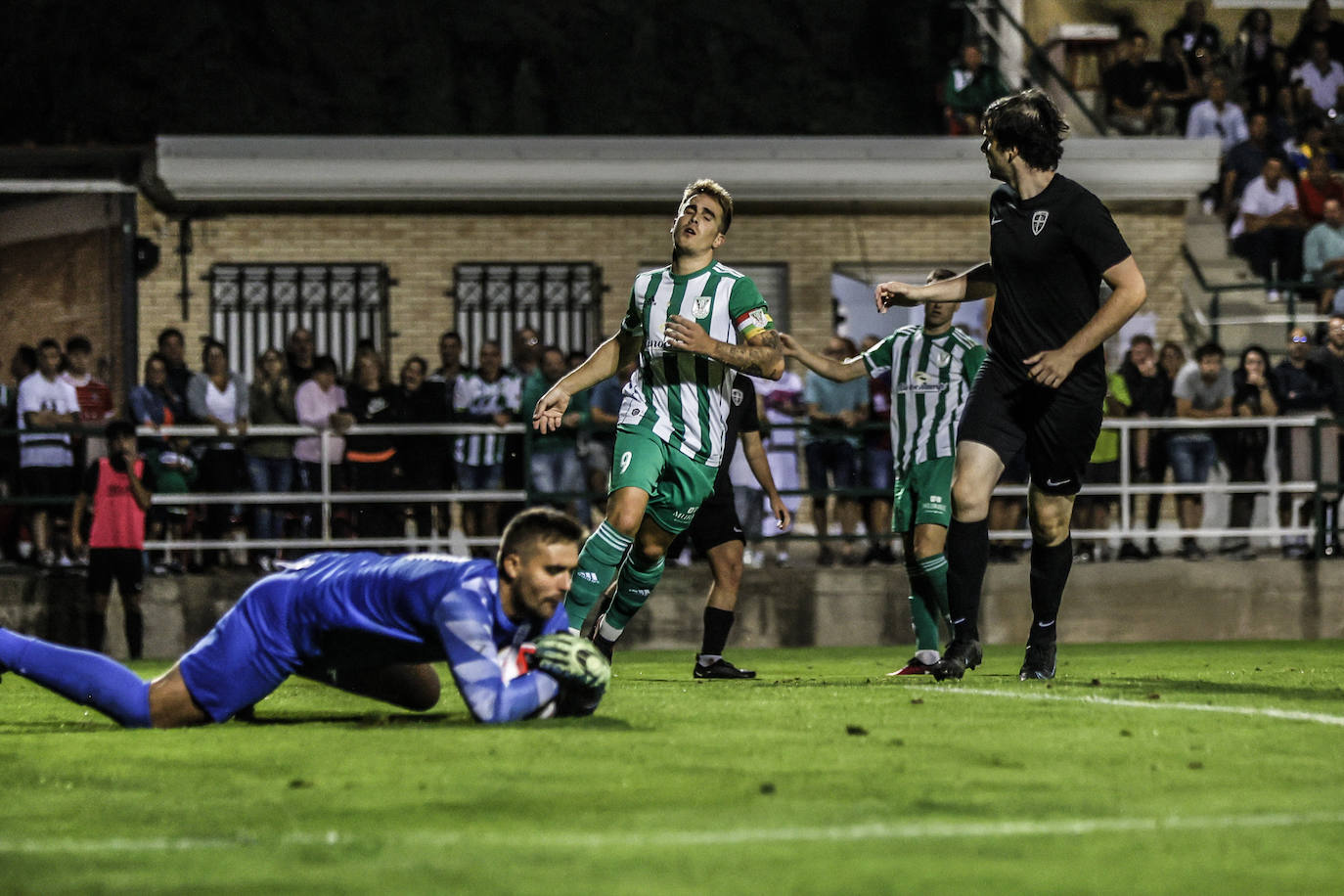 Las imágenes de la derrota del Pradejón ante el Atlético de Lugones