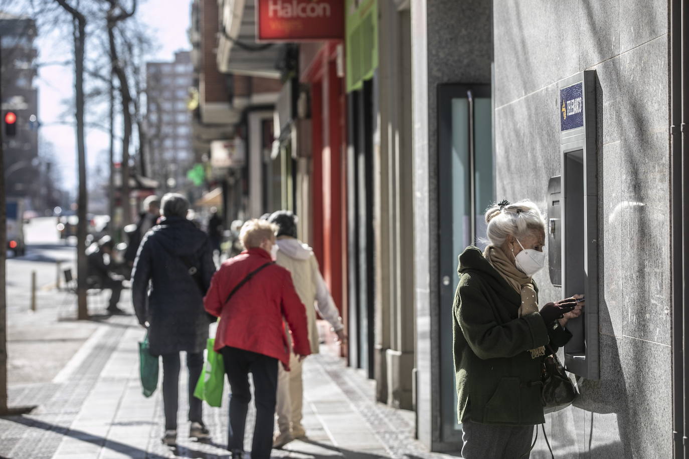 La Policía alerta de estafas a personas mayores en cajeros de Logroño